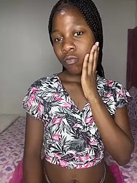 Snapshot of Crazyqueenxxx chatting on 11/04/25, 09:41 Crazyqueenxxx online show from 11/04/25, 09:41