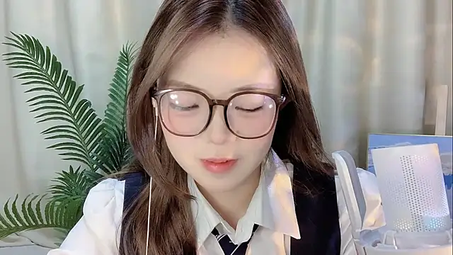 Snapshot of MM-MUMU chatting on 09/10/25, 01:44 MM-MUMU online show from 09/10/25, 01:44