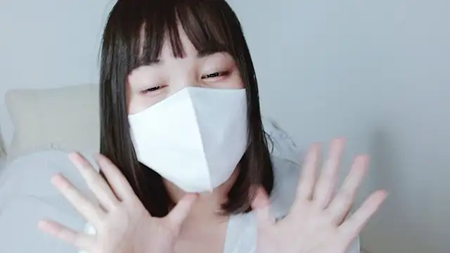 Snapshot of Zinzin_chan chatting on 11/04/25, 03:11 Zinzin chan online show from 11/04/25, 03:11