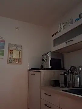 Snapshot of Rozendefotz chatting on 10/28/25, 07:12 Rozendefotz online show from 10/28/25, 07:12