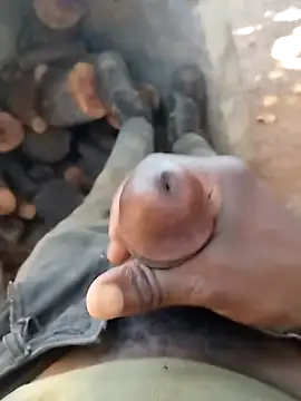 Snapshot of BigboyDick2 chatting on 10/02/25, 11:06 BigboyDick2 online show from 10/02/25, 11:06