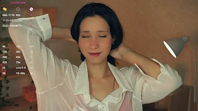 Snapshot of IrenePlamer chatting on 10/25/25, 05:51 IrenePlamer online show from 10/25/25, 05:51