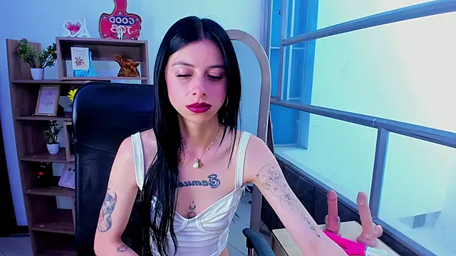Snapshot of Dulce_Miaa_ chatting on 12/04/25, 04:38 Dulce Miaa online show from 12/04/25, 04:38