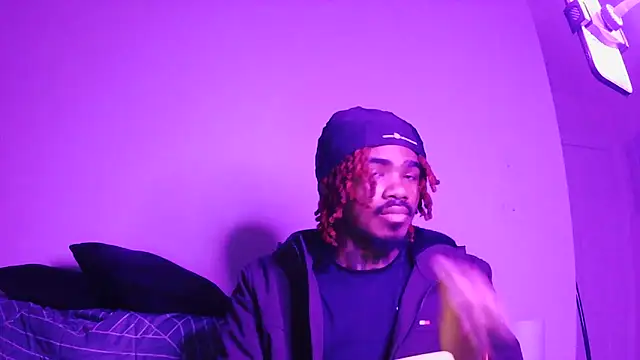 Snapshot of risktakinndolo chatting on 09/28/25, 02:50 risktakinndolo online show from 09/28/25, 02:50