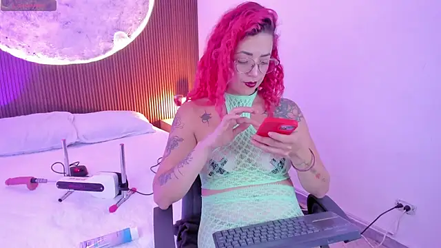 RoxanneStorm  online show from 07/05/26, 04:52
