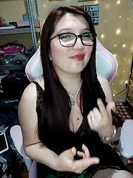 Snapshot of MaruMoon69 chatting on 10/23/25, 11:24 MaruMoon69 online show from 10/23/25, 11:24