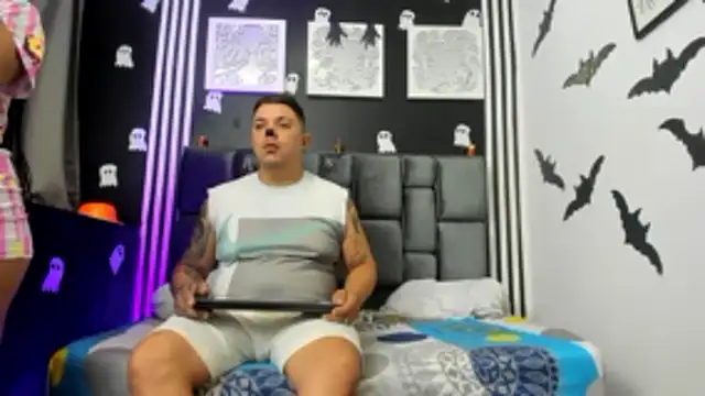 Hornycouple Hot online show from 10/15/25, 12:38