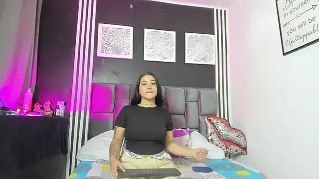 Hornycouple Hot online show from 11/01/25, 07:38