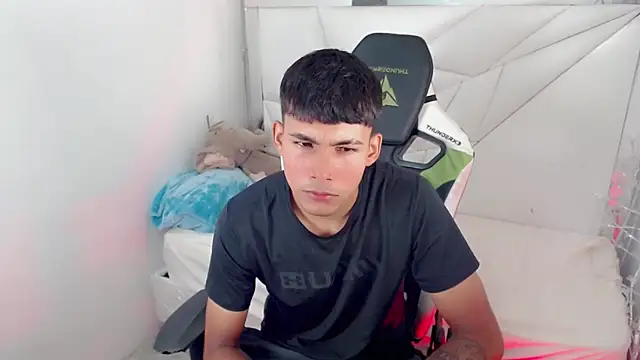 Austin col  online show from 10/01/25, 01:50