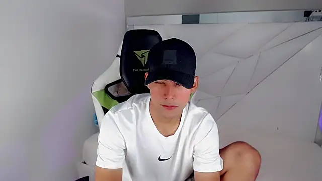 Austin col  online show from 10/05/25, 02:15