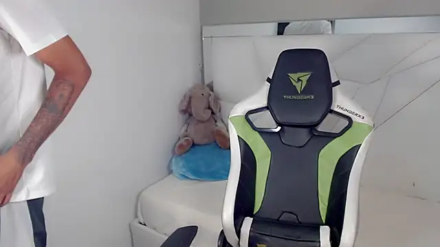 Austin col  online show from 10/14/25, 01:12