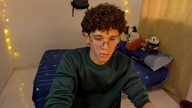 Tom Blues online show from 11/26/25, 04:08