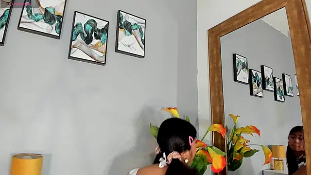 KimTayloor1 online show from 10/06/25, 07:55