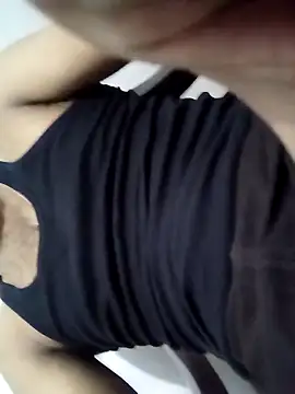 Snapshot of riyaroy087 chatting on 10/22/25, 08:19 riyaroy087 online show from 10/22/25, 08:19