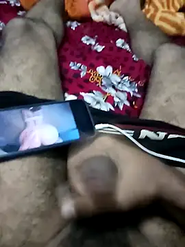 Snapshot of riyaroy087 chatting on 10/23/25, 07:34 riyaroy087 online show from 10/23/25, 07:34