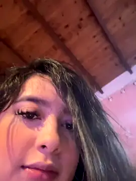 Snapshot of Emiily_Moore1 chatting on 10/18/25, 10:10 Emiily Moore1 online show from 10/18/25, 10:10