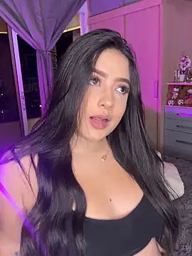 Emiily Moore1 online show from 12/16/25, 12:48