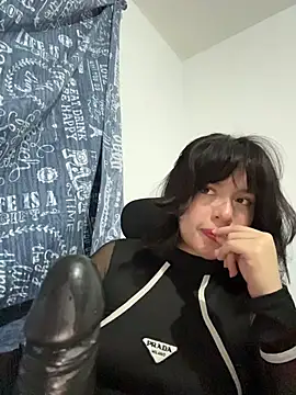 aliciia 23 online show from 10/30/25, 04:14