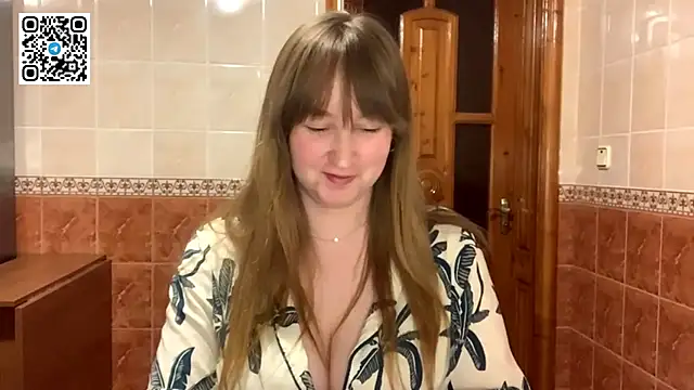 Snapshot of MaroonMoon_ chatting on 10/30/25, 08:31 MaroonMoon online show from 10/30/25, 08:31