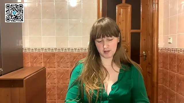 Snapshot of MaroonMoon_ chatting on 11/08/25, 08:40 MaroonMoon online show from 11/08/25, 08:40