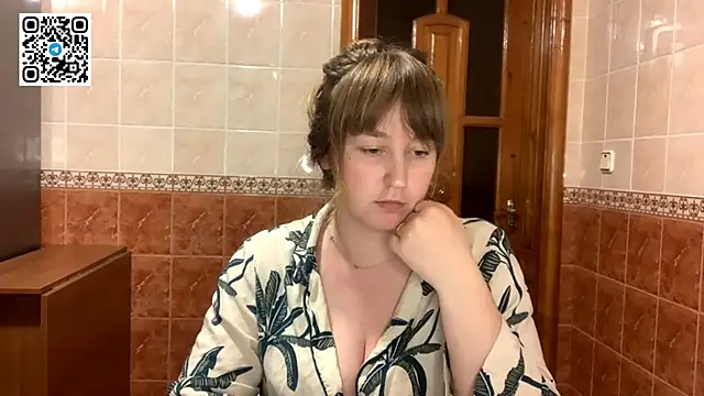 Snapshot of MaroonMoon_ chatting on 11/09/25, 08:40 MaroonMoon online show from 11/09/25, 08:40