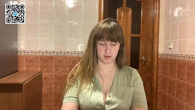 Snapshot of MaroonMoon_ chatting on 11/14/25, 08:40 MaroonMoon online show from 11/14/25, 08:40