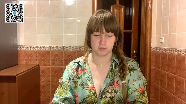 Snapshot of MaroonMoon_ chatting on 11/26/25, 08:43 MaroonMoon online show from 11/26/25, 08:43