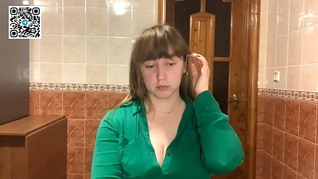 Snapshot of MaroonMoon_ chatting on 11/27/25, 08:44 MaroonMoon online show from 11/27/25, 08:44