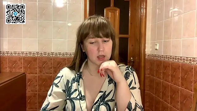 Snapshot of MaroonMoon_ chatting on 12/03/25, 08:40 MaroonMoon online show from 12/03/25, 08:40