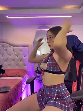 kiara velvet  online show from 10/11/25, 03:17