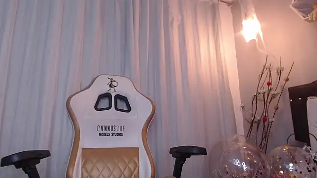 Meriiida online show from 10/18/25, 03:42