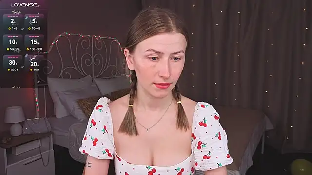 Snapshot of VesperaCeleste chatting on 10/02/25, 05:36 VesperaCeleste online show from 10/02/25, 05:36