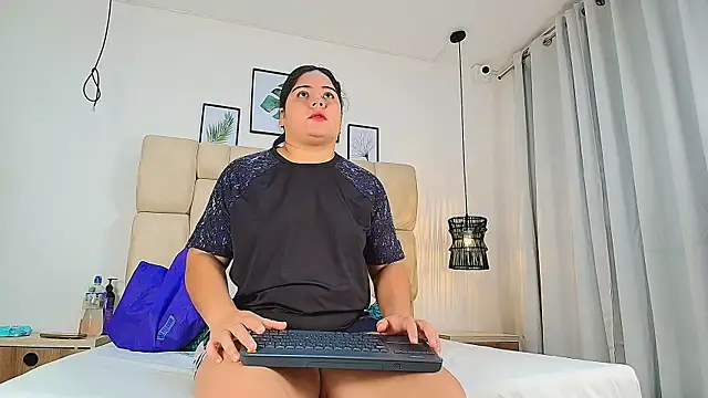 elizawiliamst online show from 10/15/25, 11:43