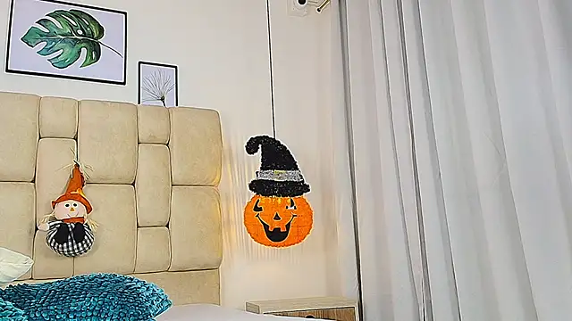 elizawiliamst online show from 10/18/25, 01:34