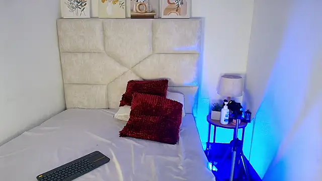 elizawiliamst online show from 07/25/26, 11:19