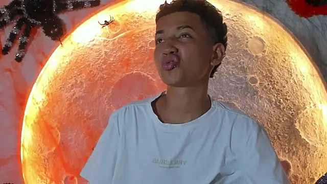  Noah19 online show from 10/21/25, 06:41