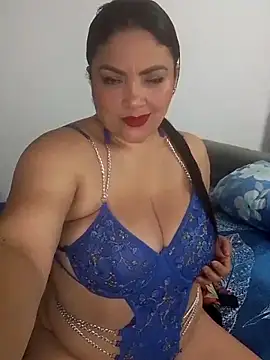 tiffany Johnson1 online show from 11/18/25, 01:44