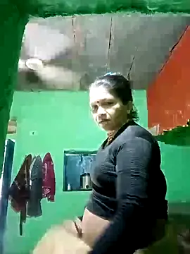 Snapshot of Manavi_x chatting on 04/15/26, 02:29 Manavi x online show from 04/15/26, 02:29