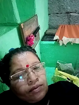 Snapshot of Manavi_x chatting on 04/18/26, 12:20 Manavi x online show from 04/18/26, 12:20