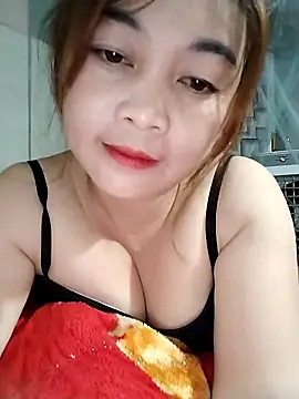 Snapshot of Lyly_nuce chatting on 09/24/25, 03:15 Lyly nuce online show from 09/24/25, 03:15