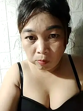 Snapshot of Lyly_nuce chatting on 09/30/25, 04:12 Lyly nuce online show from 09/30/25, 04:12