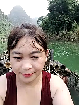 Snapshot of Lyly_nuce chatting on 10/13/25, 01:27 Lyly nuce online show from 10/13/25, 01:27