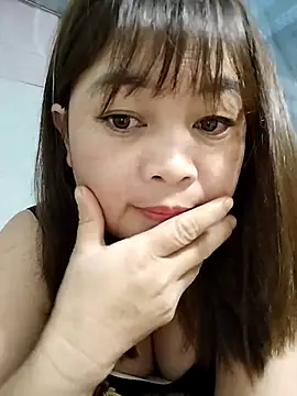 Snapshot of Lyly_nuce chatting on 10/19/25, 11:05 Lyly nuce online show from 10/19/25, 11:05