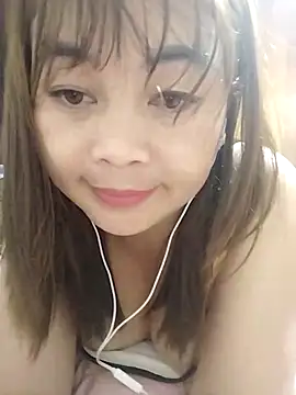 Snapshot of Lyly_nuce chatting on 10/25/25, 04:35 Lyly nuce online show from 10/25/25, 04:35