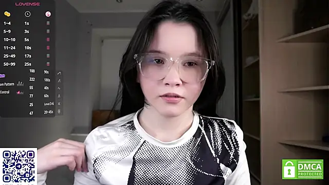 Snapshot of DelphaDivenere chatting on 10/26/25, 05:41 DelphaDivenere online show from 10/26/25, 05:41