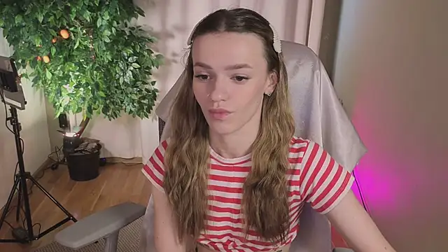 E l i z e  online show from 07/04/26, 05:13