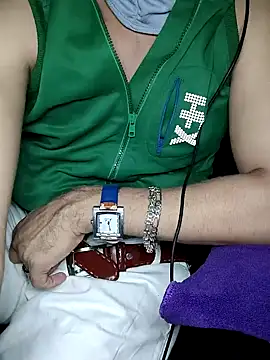 Snapshot of chocolate_alone chatting on 09/30/25, 06:24 chocolate alone online show from 09/30/25, 06:24