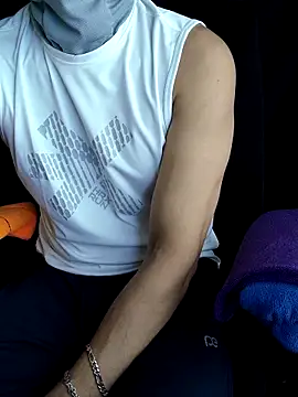 Snapshot of chocolate_alone chatting on 10/15/25, 06:35 chocolate alone online show from 10/15/25, 06:35