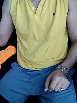 Snapshot of chocolate_alone chatting on 10/19/25, 07:09 chocolate alone online show from 10/19/25, 07:09