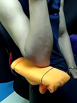 Snapshot of chocolate_alone chatting on 11/01/25, 05:48 chocolate alone online show from 11/01/25, 05:48